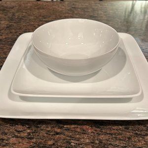 Crate and Barrel Dinner Set